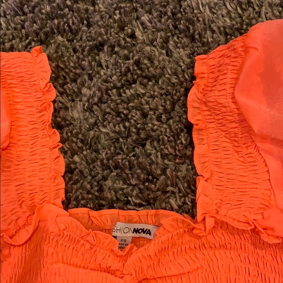 Neon peach top - Picture 4 of 5